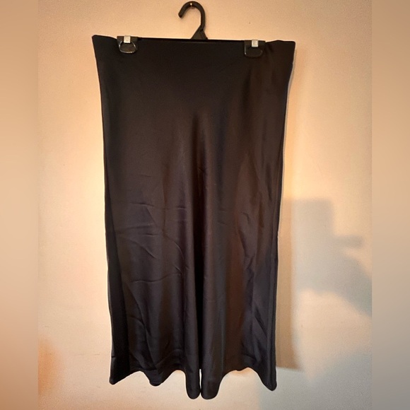 ❤️ 3/$15❤️ Maison d’Amélie satin skirt - Picture 1 of 7